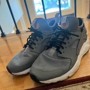 Nike Mens Huarache Sneakers Sz.10.